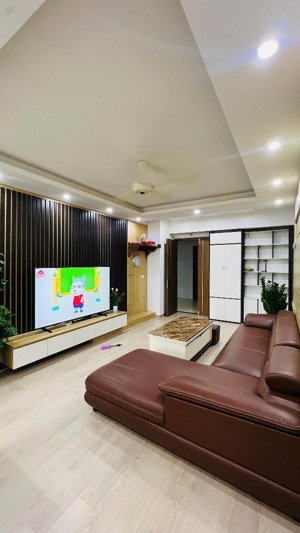 bán căn hộ cc 95m( 3 ngủ,2 wc)full nội thất mới, sẵn sổ, giá 6.9 tỷ tại sapphire palace, thanh xuân