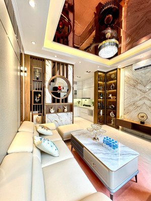 bán gấp nhà 5 tầng 30m2 yên hoà, cầu giấy ngõ rộng thoáng gần phố, gần công viên, đhsp, đhqghn