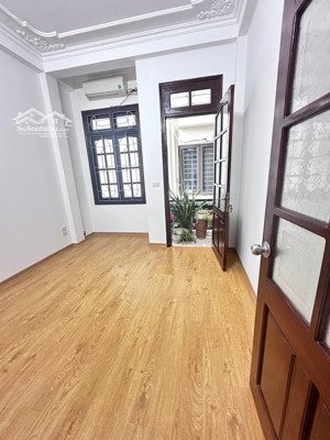 bán nhà cầu giấy 40m2 5 tầng ngõ đẹp gần trường đhsp, báo chí, thương mại, gần phố gần ô tô 9.5 tỷ