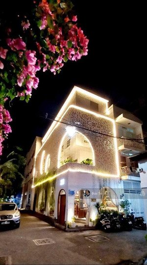siêu vị trí góc 2 mặt tiền hoàng hoa thám p. 12, q. tân bình, ngang 28m, hđt 140tr, giá 30 tỷ