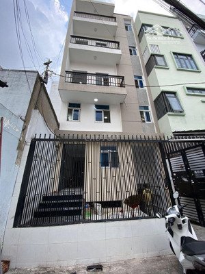 cần bán gấp tòa nhà chdv khu cộng hòa - tân bình có hầm - 45 phòng - 28 tỷ