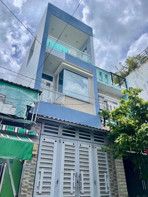 nhà 3 tầng dương quảng hàm gần văn lang, nguyễn thái sơn, ô tô vào tận nhà 7.1 tỷ