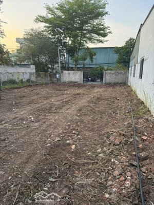 bán lô đất 10*57m, cn 570m thổ cư, gần đh nguyễn tất thành, hà huy giáp, ngã tư ga, q12. giá 20tỷ