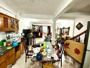 bán nhà đê la thành, dân xây, 2 mặt thoáng, sân để xe riêng, 59m2, 10.99 tỷ