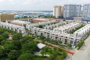 bán nhà 1 trệt 3 lầu,1 mái mặt tiền võ nguyên giáp -tp mới bình dương- cho thuê từ 35 triệu