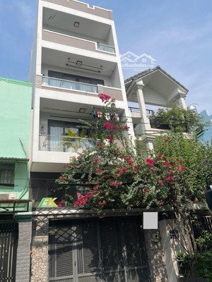 bán gấp nhà lấy tiền cho con đi học, hẻm 6m cách mạng tháng 8, 81m2, 5.4x15, 4tầng btct, nhỉnh 9 tỷ