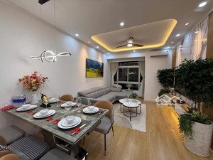 cần bán nhanh căn hộ sky garden 2, pmh, q7 nhà đẹp, dọn vào ở ngay. lh: em hằng