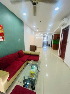 cho thuê cc goldsea 83m2,2pn,2wc view biển giá 8,5tr.call mr hà.