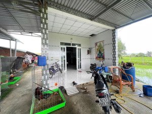 bán nhà cấp 4, dt 7,5 x40m chủ ngộp bán rẻ 2 tỷ căn 300m2 trọn sổ tại long an 