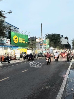 bán nhà gần chợ phạm thế hiển, q8, 2 tầng, diện tích sàn hơn 120m2, sát đường xe tải, giá 6xx tỷ.