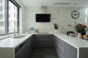 bán liền kề minh nhựa, long biên. lô góc full nội thất. giá 4x tỷ. lh 