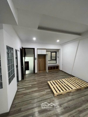 cho thuê phòng sàn gỗ lầu 1 giá 4.3 triệu