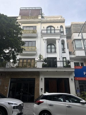 nhỉnh 19 tỷ có ngay biệt thự văn phú hà đông_ 90m_ view biệt thự_ rẻ nhất văn phú
