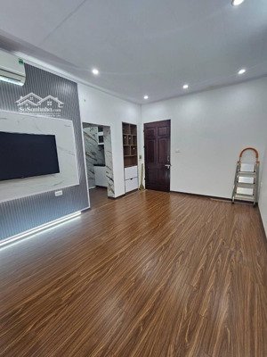 bán nhà tập thể láng hạ 60m 2 phòng ngủ - khách + bếp +wc - nt xịn xò giá nhỉnh 3 tỷ