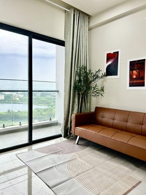 căn cc ht pearl mới tinh chưa ai ở, ngay làng đại học. 2pn 2wc. nội thất căn bản. view siêu đẹp.