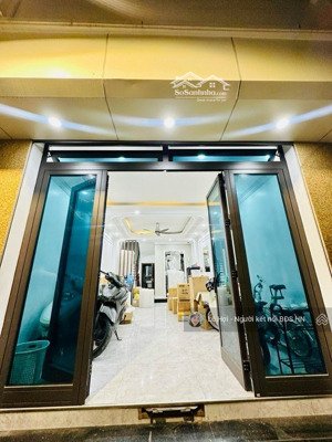 phố hot hoàng cầu, phân lô, 55m2 * 7 tầng thang máy, oto đỗ cửa, thông sàn kd văn phòng, tc 15,x tỷ