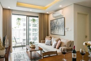 hot bán căn 2 ngủ view hồ điều hòa đẹp nhất - vinhomes d''capitale - 75m2 - full nội thất xịn