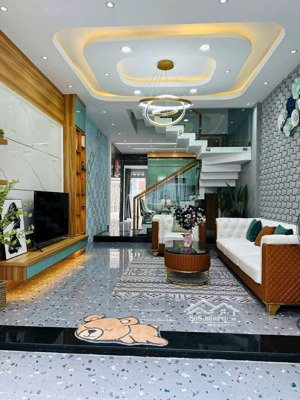 nhà hẻm xe hơi 3 lầu hẻm 730 lạc long quân p10 tân bình 46m2 chỉ 3,92 tỷ
nhà đẹp bán cực tiếc nhưng