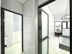 cho thuê căn hộ 2pn 4ng4xe 45m2 balcon lớn full nội thất mgiặt riêng ngay mặt tiền ntl sát ueh q10