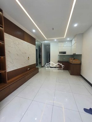 bán nhanh nhà cổ nhuế 43m, 5 tầng mới xây, ngõ rộng, tầm tiền hiếm nhà bán nhỉnh 6 tỷ.