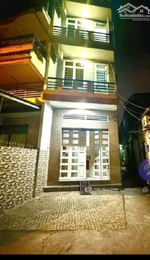 bán nhà 2 mặt tiền quận 1 góc đẹp xe hơi đậu trong nhà . trương hán siêu .