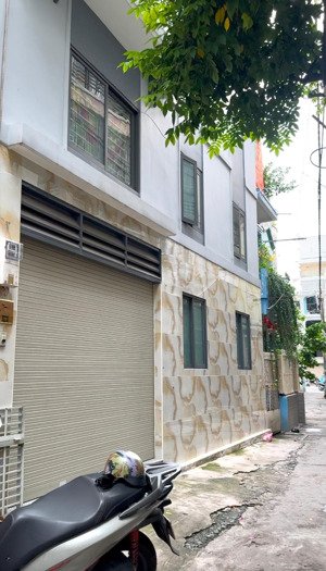 nhà đẹp 4t mt 8.6m - hxh thông gần mt - huỳnh văn bánh pn - 6.9 tỷ