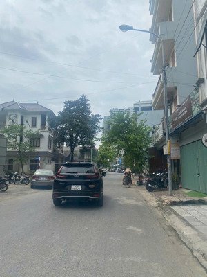 bán nhà phố thành trung - cửu việt thị trấn trâu quỳ, ngõ ô tô 234m2 mặt tiền 15m, giá 33 tỷ