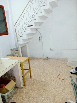 cho thuê nhà ở lâu dài tại ngõ 4 hoàng hoa thám, phù hợp với gia đình nhỏ