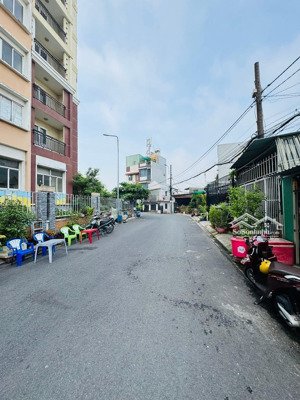cần bán lô đất 2 mặt tiền thich hợp kinh doanh, giá chỉ 1.79 tỷ, linh tây, thủ đức, ngay go dĩ an