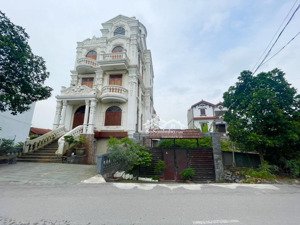 phân lô, ô tô, dt rộng, giá đt, mặt phố bát khối, thạch bàn, l. biên, dt 260 m, mt 8 m, giá 32 tỷ 9