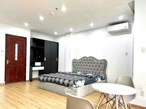 tòa căn hộ 6 tầng - đường 7.5m biển phạm văn đồng - doanh thu 60 tr/tháng