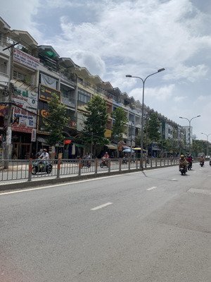 nhà bán 4 tầng-4 x 29-80m2-6 pn,5wc- mặt tiền 32m2 kd tạ quang bửu-p5q8- giá: 18 tỷ800 tl- shhc