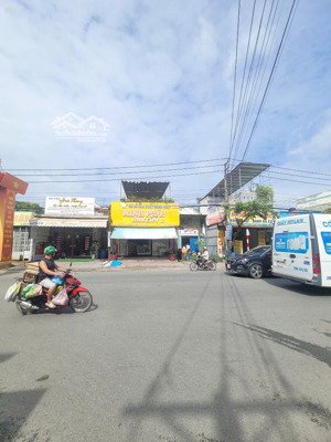 bán nhà cấp 4 (6x35m), mặt tiền nguyễn du p.bình hòa, thu nhập 18tr/th