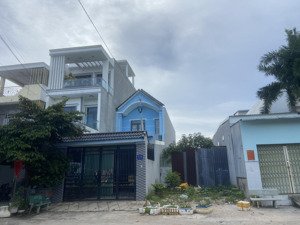 bán đất mặt tiền đường d6 gần trường tiểu học phú tân, buôn bán kinh doanh, dân cư đông đúc.