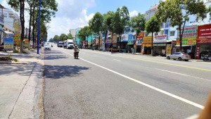 bán nhà 1trệt 2lầu,sân thượng 5x30 mặt tiền ne8 đường chính kcn mỹ phước3- ngay chợ kdbb vip ngợp