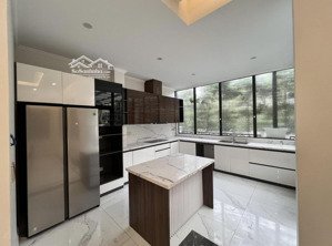 chính chủ cho thuê căn biệt thự 222m2 xây 3.5 tầng ở starlake full nội thất giá 80 triệu/tháng