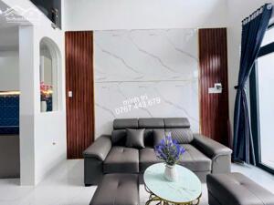  NHÀ ĐẸP GIÁ TỐT CHỈ 900 TRIỆU, DT 80m2, 1 TRỆT 1 LẦU, GẦN KCN, SHR, CHÍNH CHỦ,