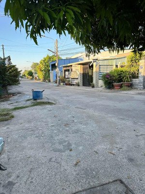bán gấp nhà cấp 4 đã hoàn công, mặt tiền ngô văn lớn, phường 4, tp tân an