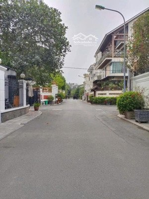 bán căn liền kề minh tâm long biên 93m đường ô tô tránh giá 22ty có tl