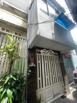 cho thuê nhà hẻm bà hom, 4m x 12m, 1 lầu 2 phòng, giá 7.5tr!