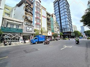 bán nhà mặt phố nguyễn trường tộ, ba đình. dt sổ 110m2 x 6t, mt 7m. thang máy, nhà 2 mặt thoáng