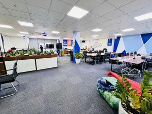 cho thuê sàn vp mặt phố xã đàn. 250m2 thông sàn, có cắt lẻ, view sáng tự nhiên. 15tr/th