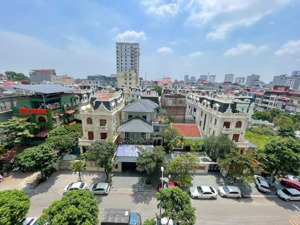 do có việc gấp nên em cần bán nhanh căn hộ chung cư thanh bình. view thoáng nhất toà