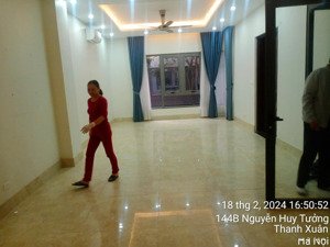 cho thuê tầng 1, 2 dự án 82 nguyễn tuân, thanh xuân, dt 90m, mt 6m, 2 tầng giá 23tr. lh 
