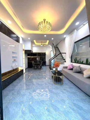 cần tiền xoay gấp bán nhà 2 tầng đẹp, sổ riêng, giá chỉ 3xxx!