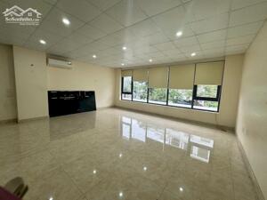 Sàn văn phòng tầng 2 80m2 cho thuê tại Vinhomes Marina