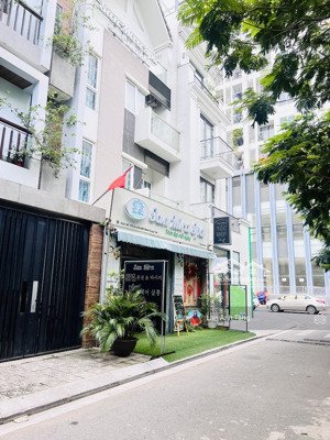 phân lô nam trung yên - 75m, mặt tiền 6m - còn duy nhất một căn cho thuê cả nhà 45 triệu.