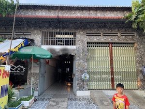bán dãy trọ gồm 1 kiot + 5p ở mp3, thới hòa , bến cát. dt 150m2 full tc , thu nhập hơn 9tr/tháng