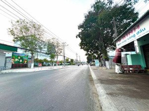 tp gò công đất thích hợp xây nhà vườn, đường ô tô 900triệu dt 239m2 (8x27m hậu nở 10m) có 200m2 thổ