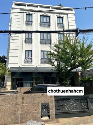 tòa nhà khu cộng hòa, 11x20m, hầm trệt 4 lầu cho thuê